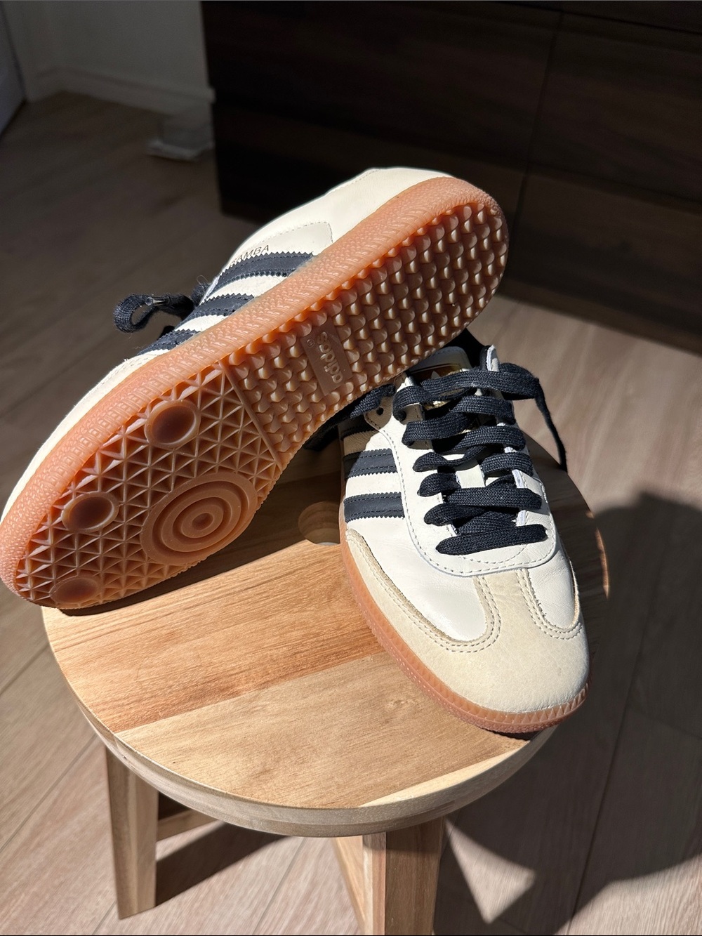 Adidas Samba - Off-White & Black - Picture 2 of 3
